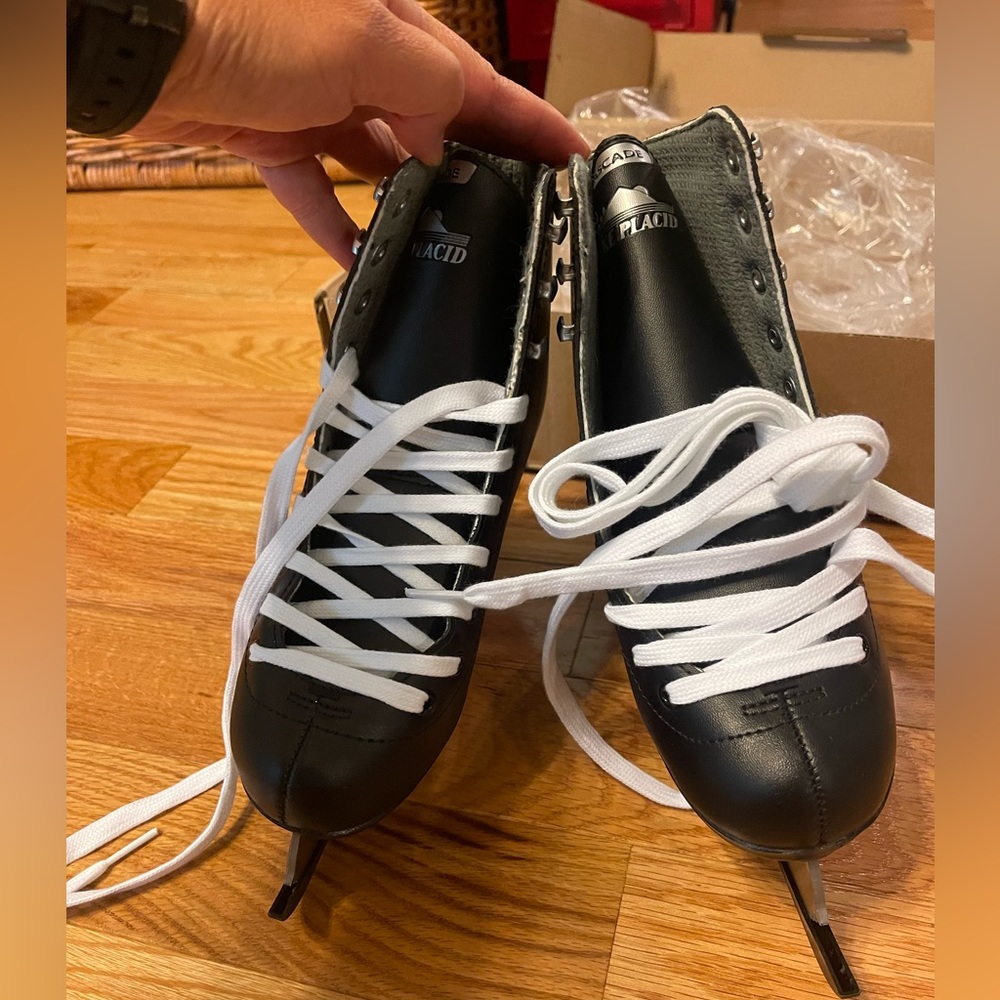 Black Ice Skates Youth US size 4